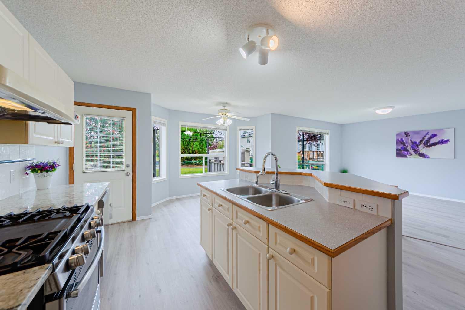 105 Arbour Ridge Park NW