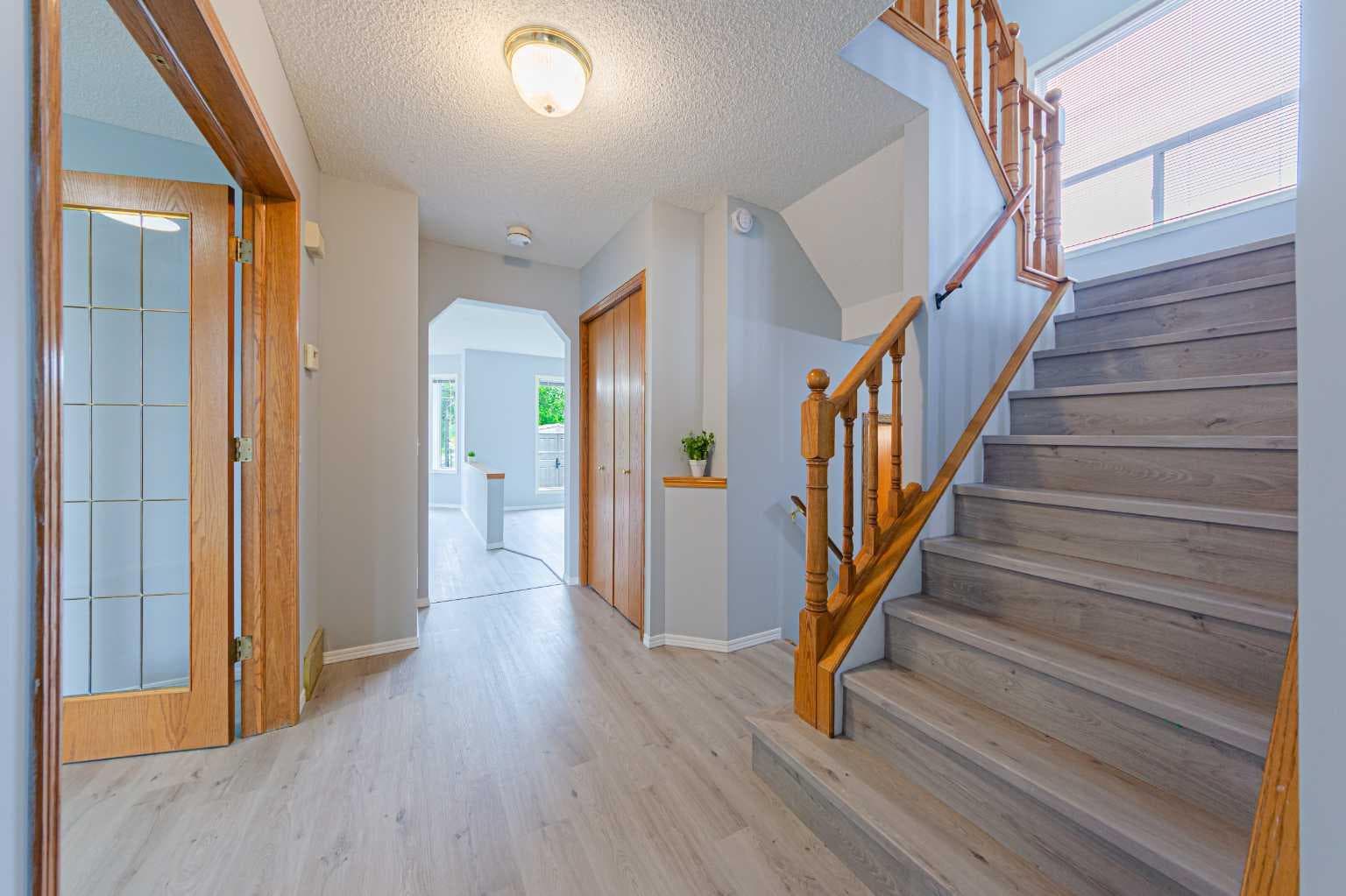 105 Arbour Ridge Park NW