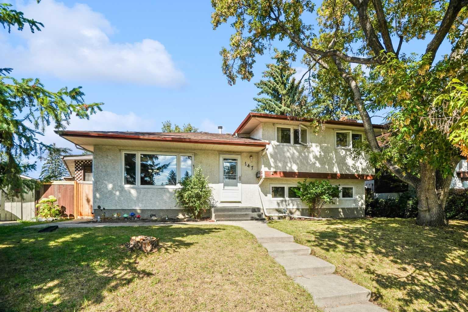 147 Manora Hill NE