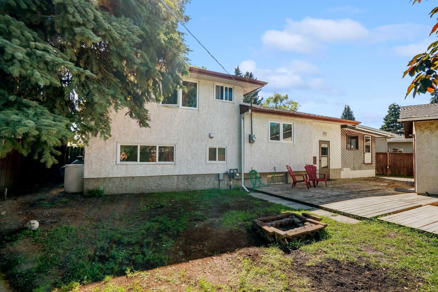 147 Manora Hill NE