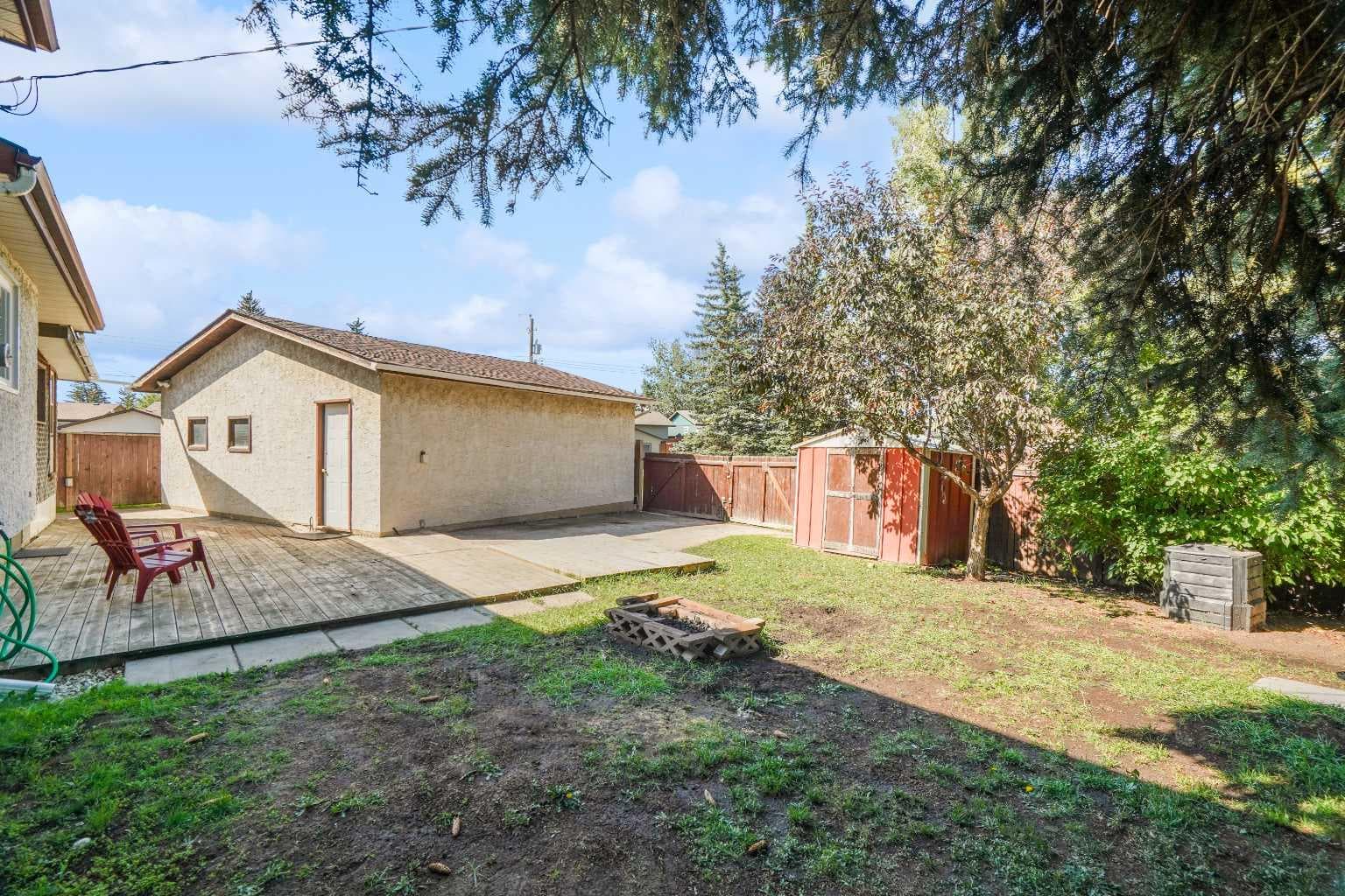 147 Manora Hill NE