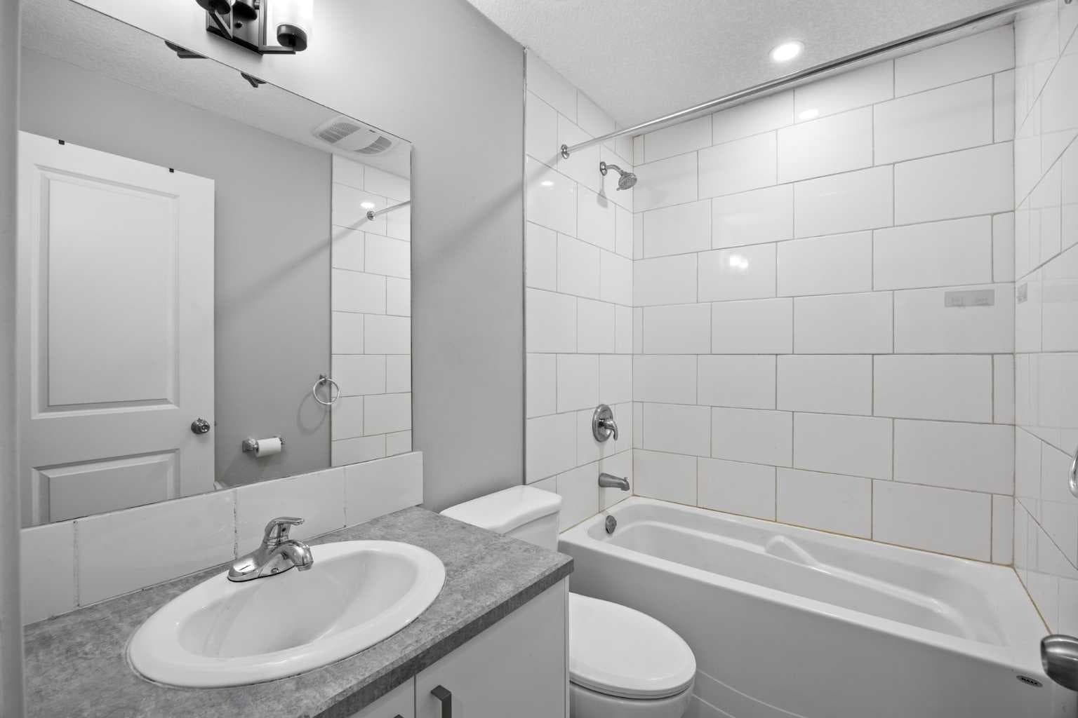 38 Seton Manor SE