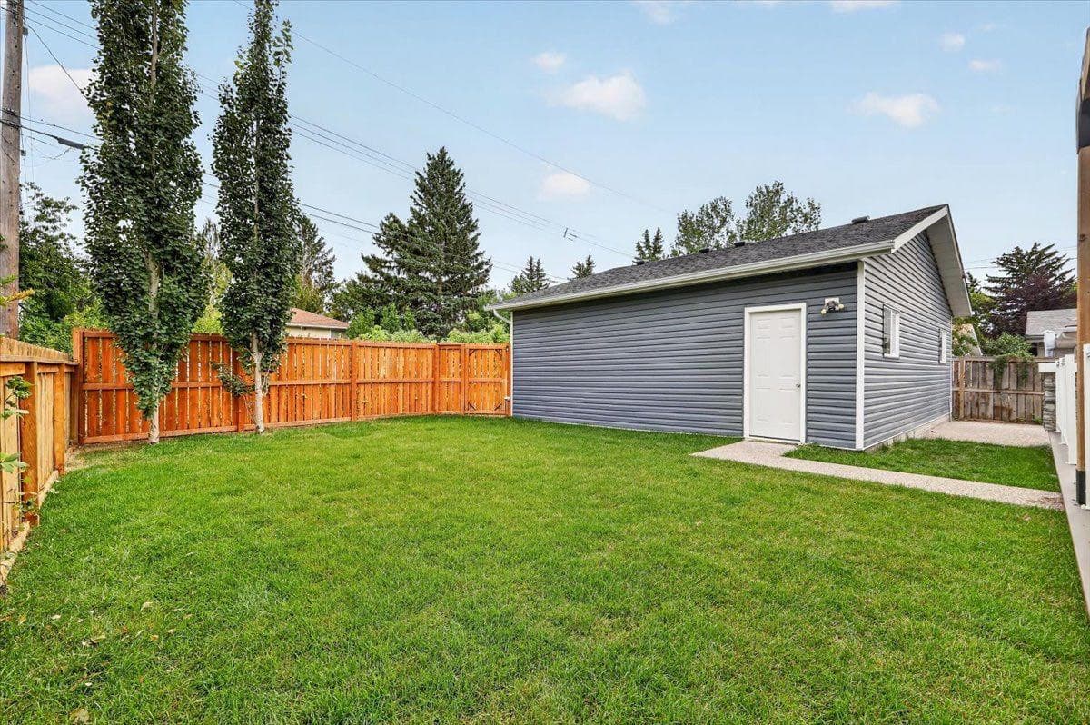1924 Glenmount Drive SW