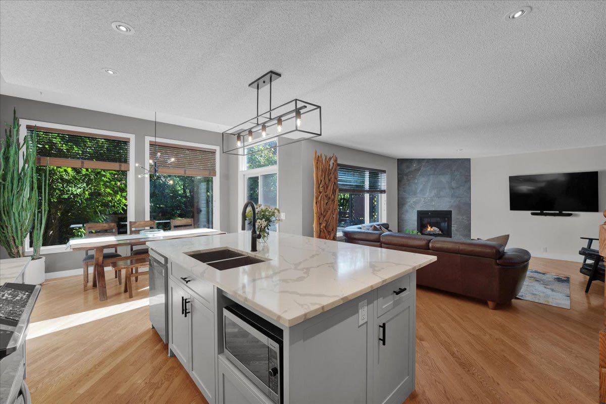 50 Springbank Crescent SW