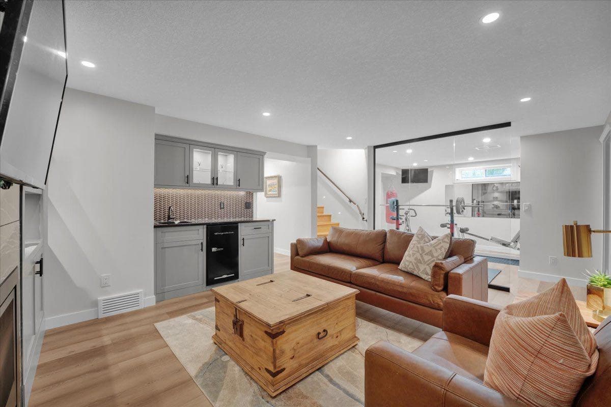 50 Springbank Crescent SW