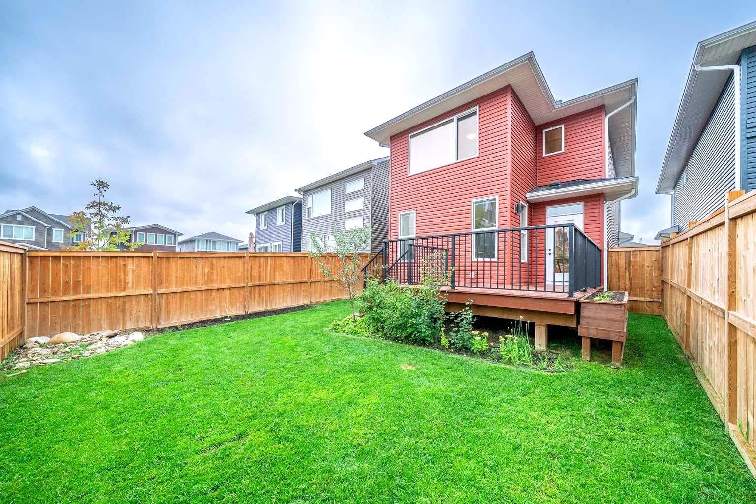 14 Rivercrest Common 