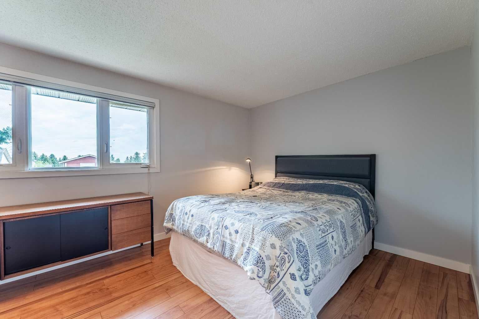 40 Fonda Crescent SE