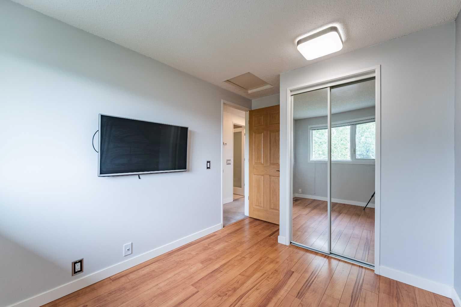 40 Fonda Crescent SE