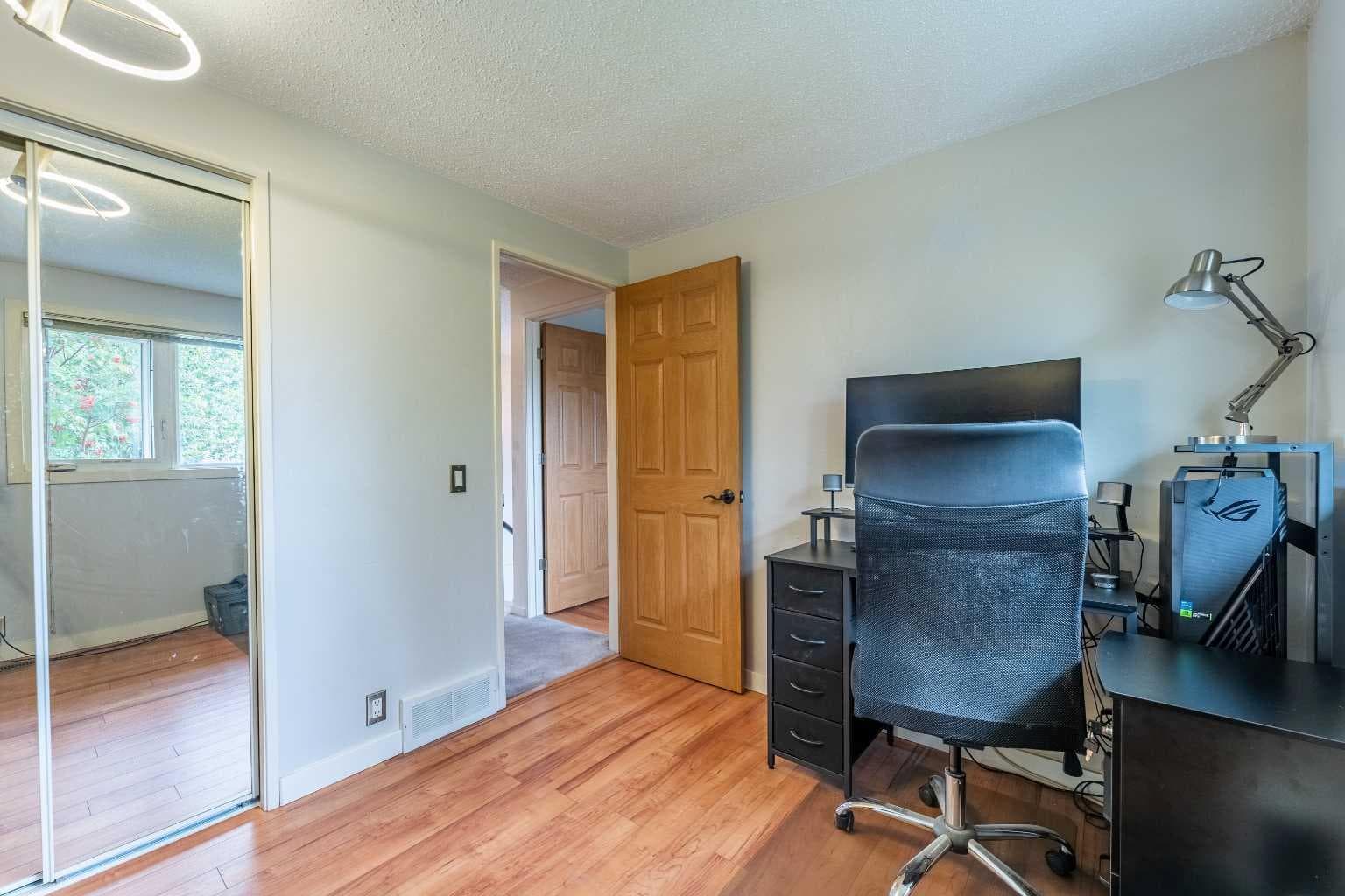 40 Fonda Crescent SE