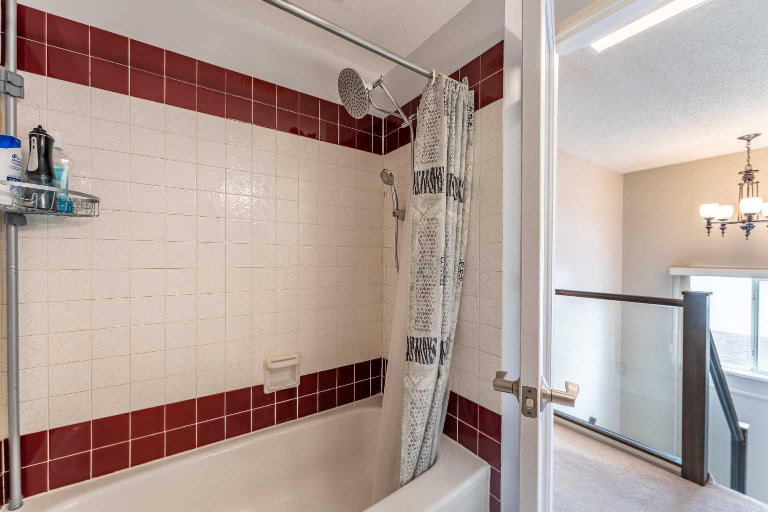40 Fonda Crescent SE
