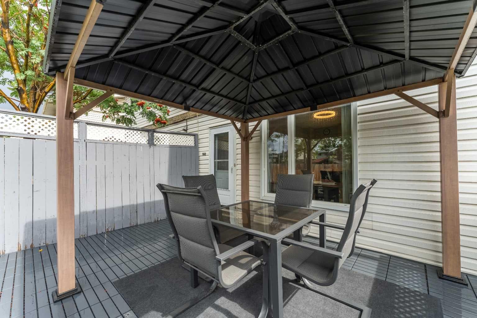40 Fonda Crescent SE