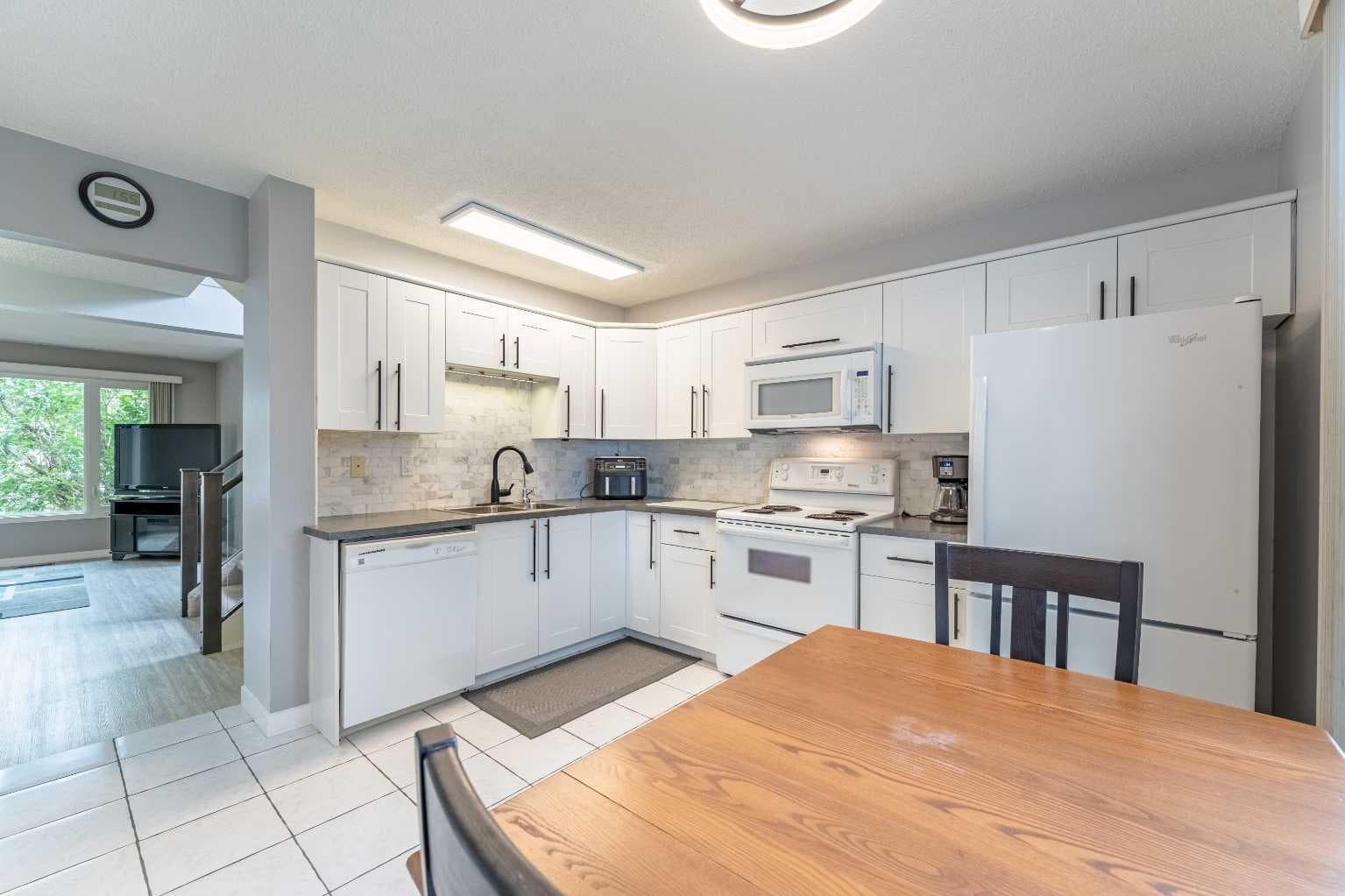 40 Fonda Crescent SE
