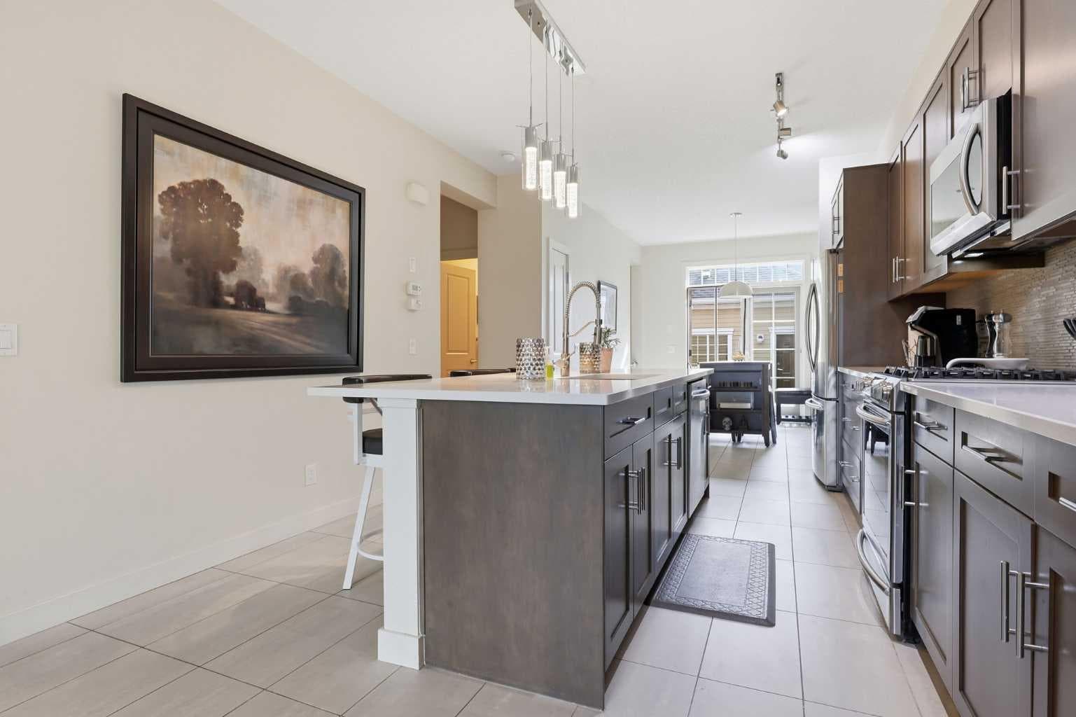 82 Dieppe Drive SW