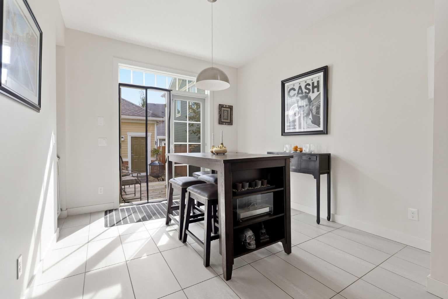 82 Dieppe Drive SW