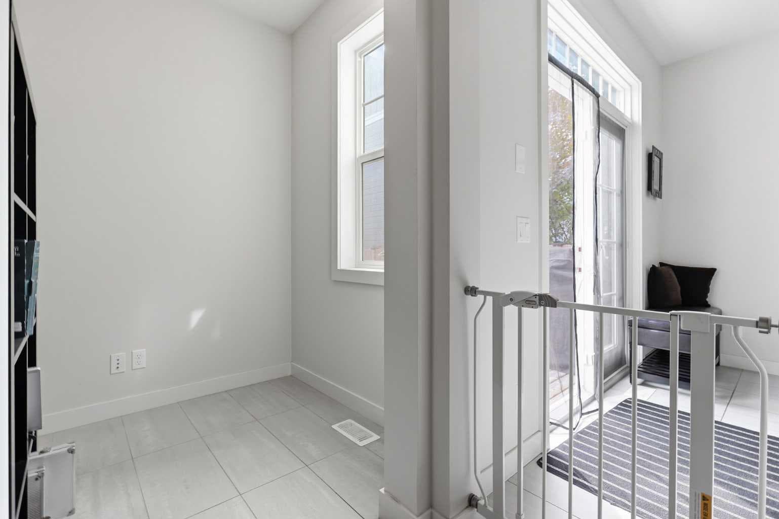 82 Dieppe Drive SW