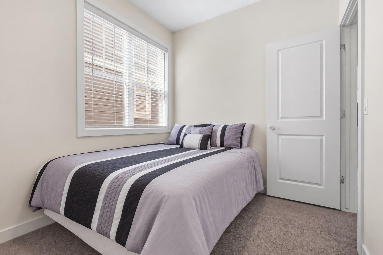 82 Dieppe Drive SW