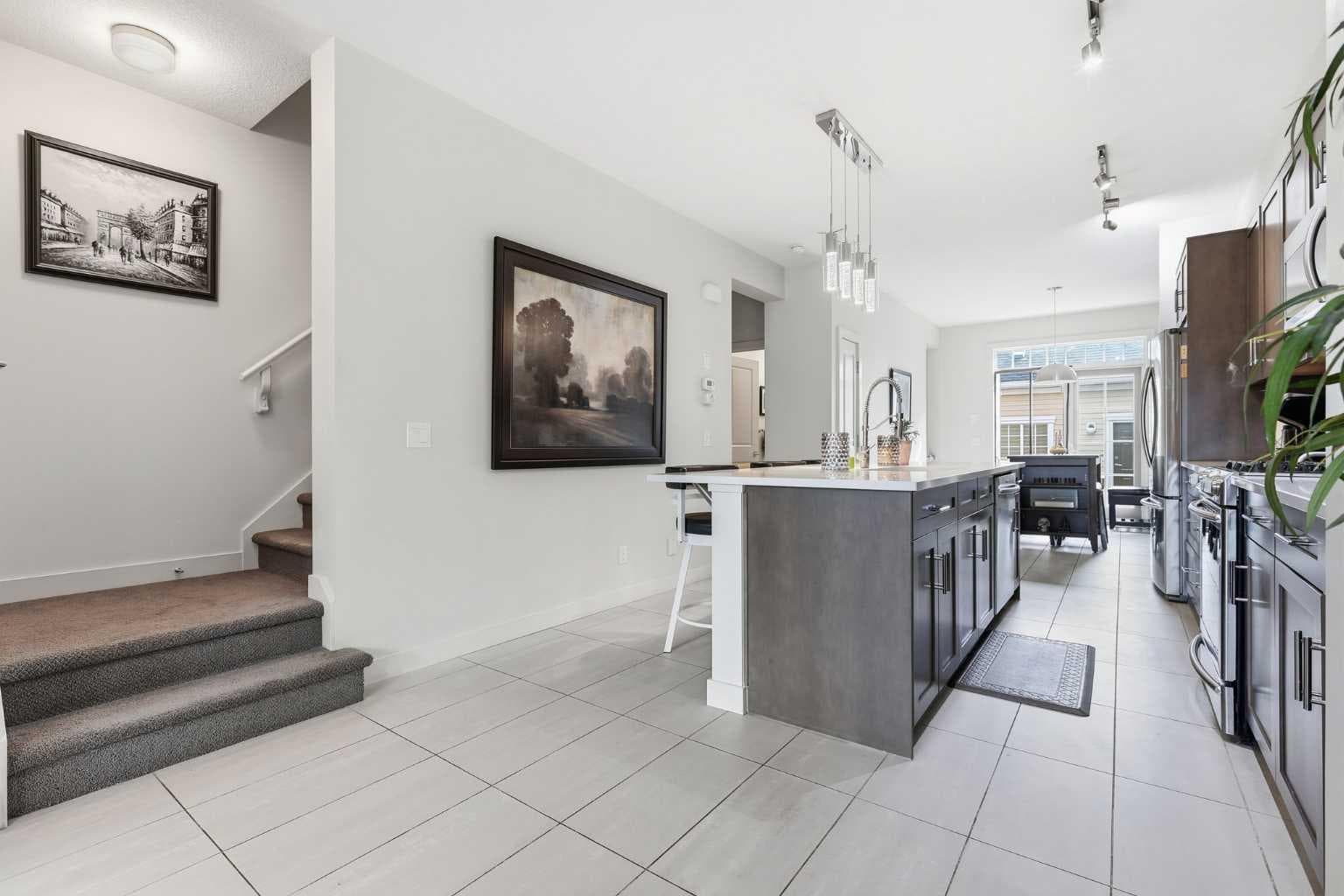82 Dieppe Drive SW