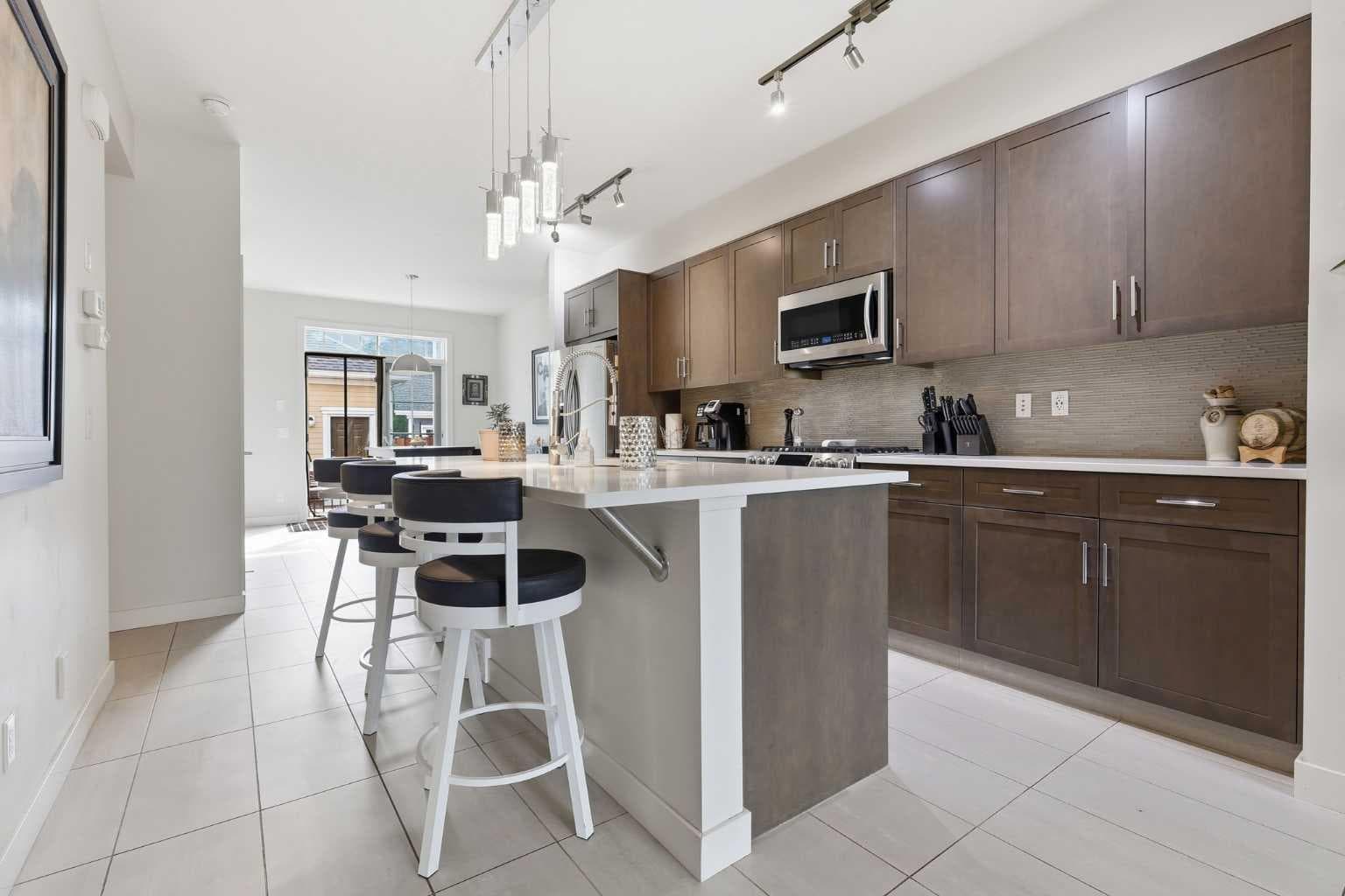 82 Dieppe Drive SW