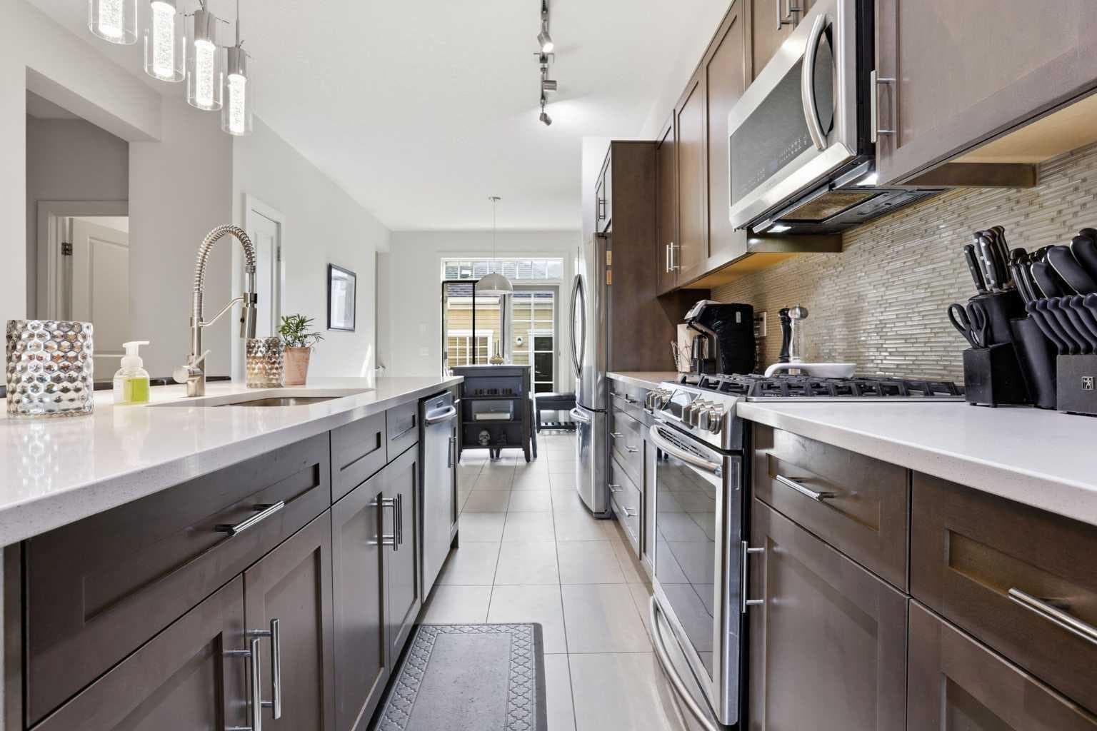 82 Dieppe Drive SW