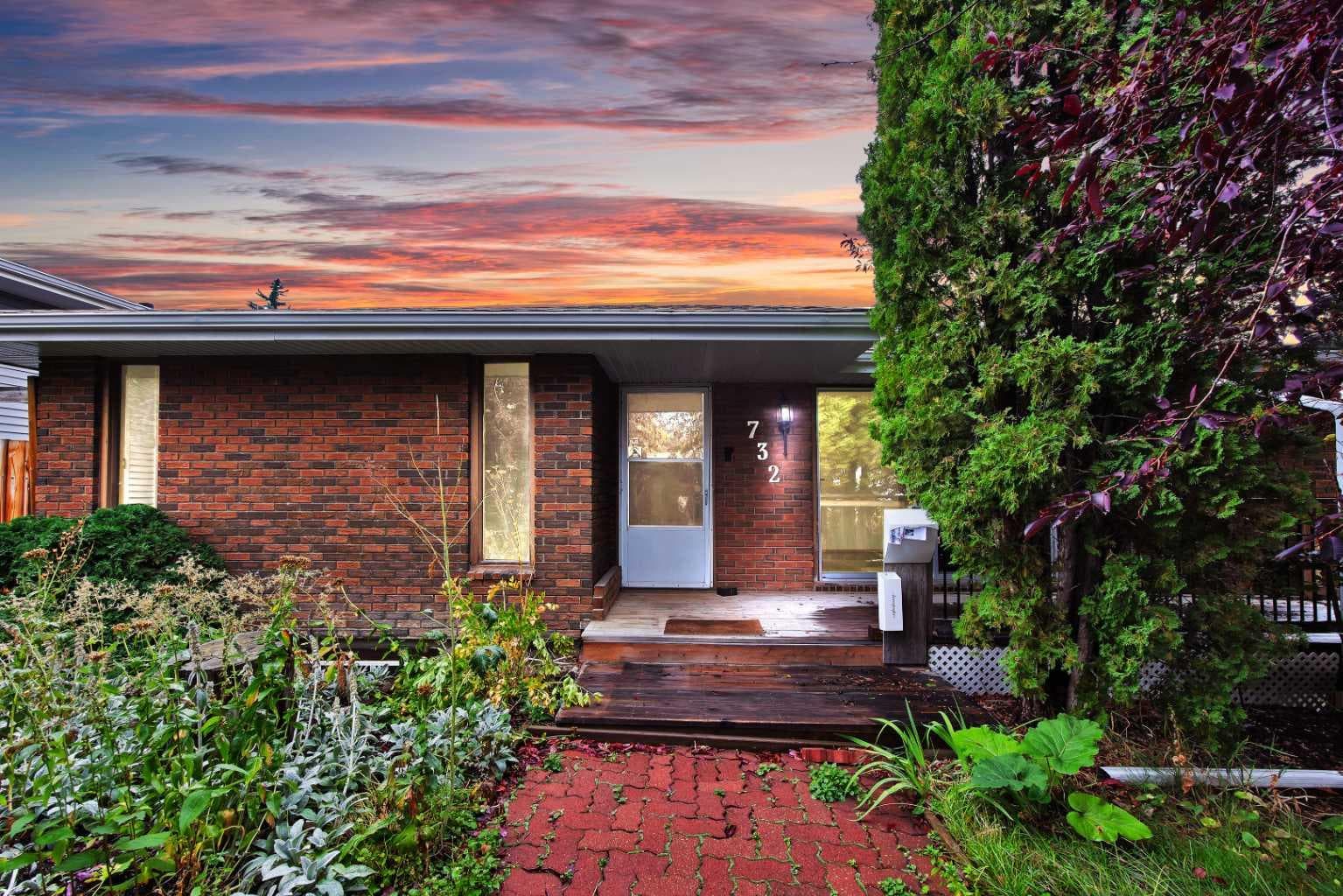 732 Sabrina Road SW