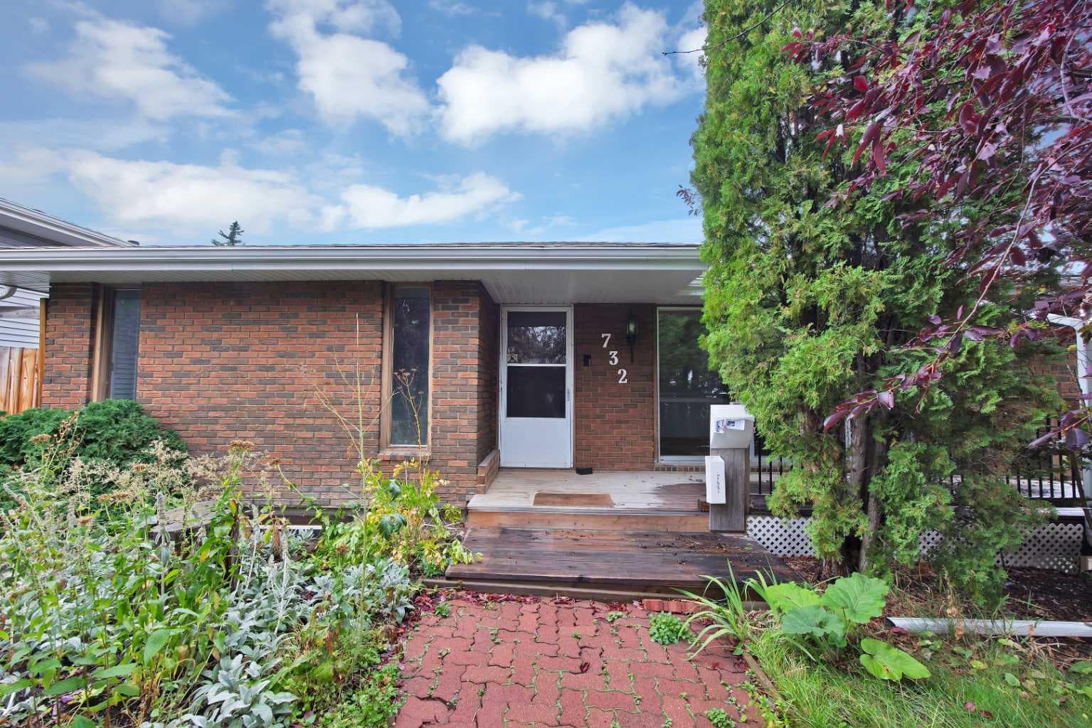 732 Sabrina Road SW