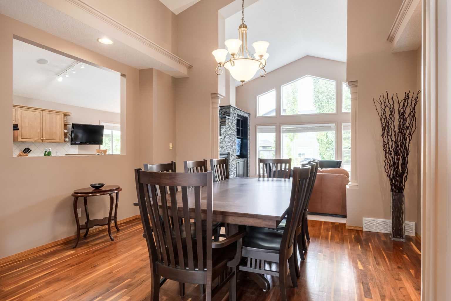 133 Strathlea Court SW