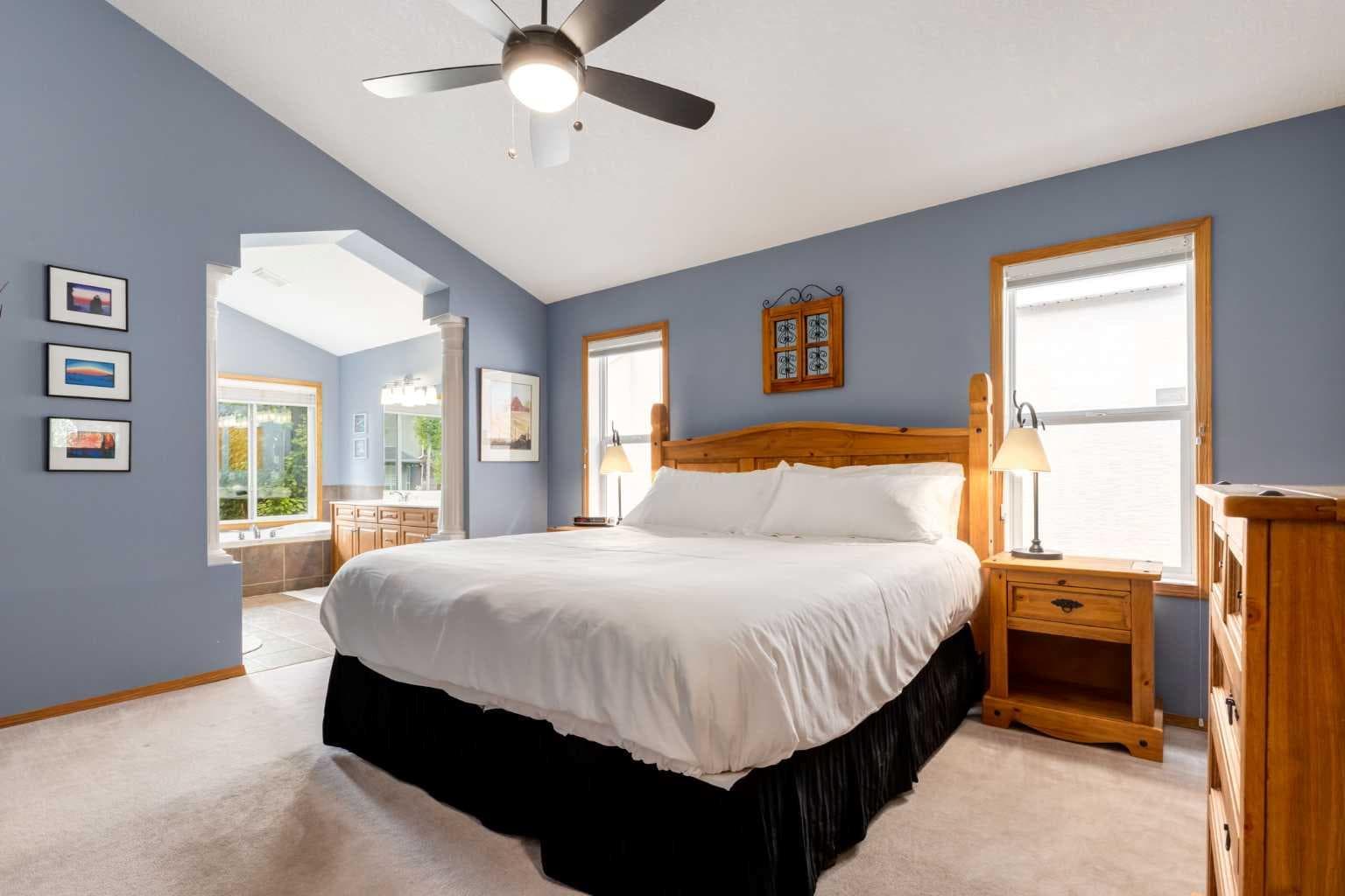 133 Strathlea Court SW