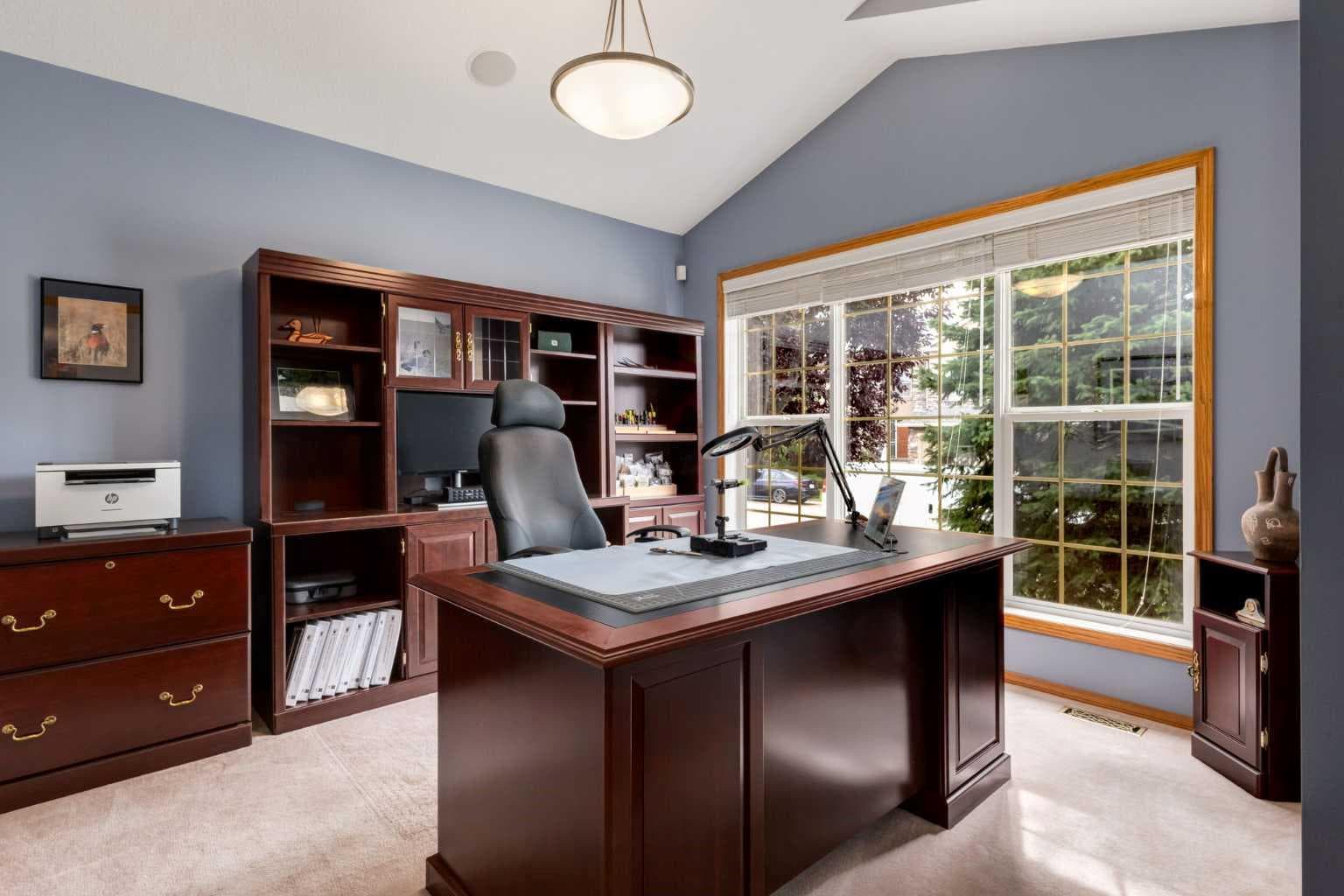 133 Strathlea Court SW