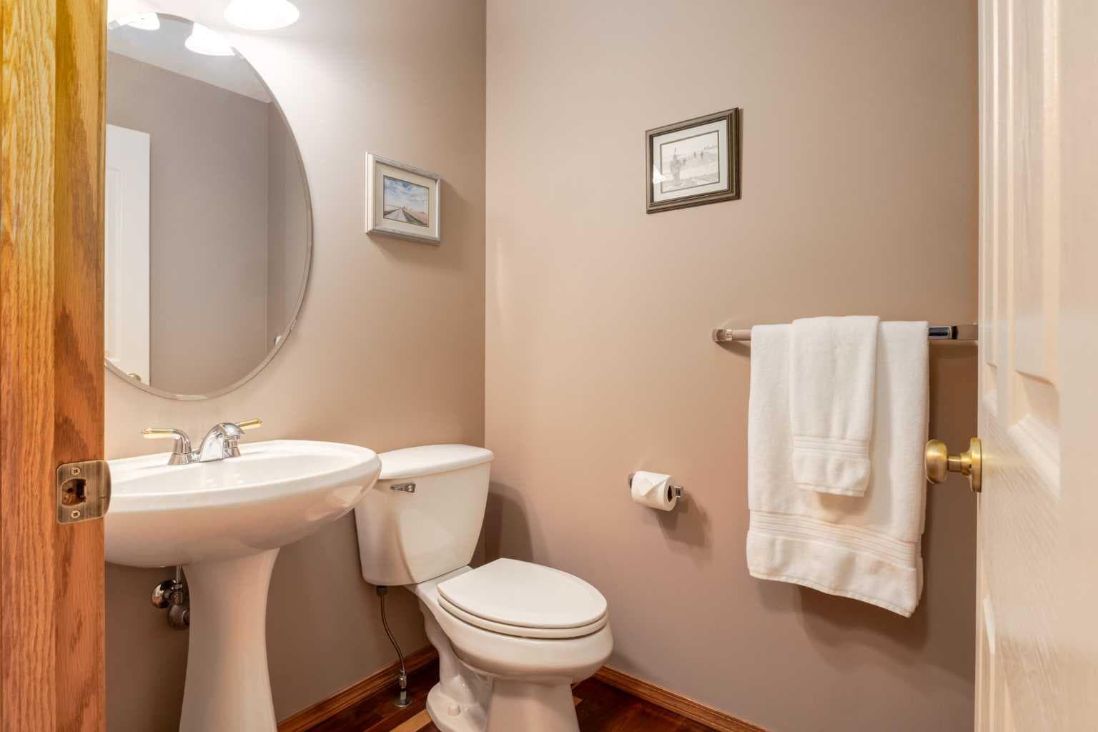 133 Strathlea Court SW