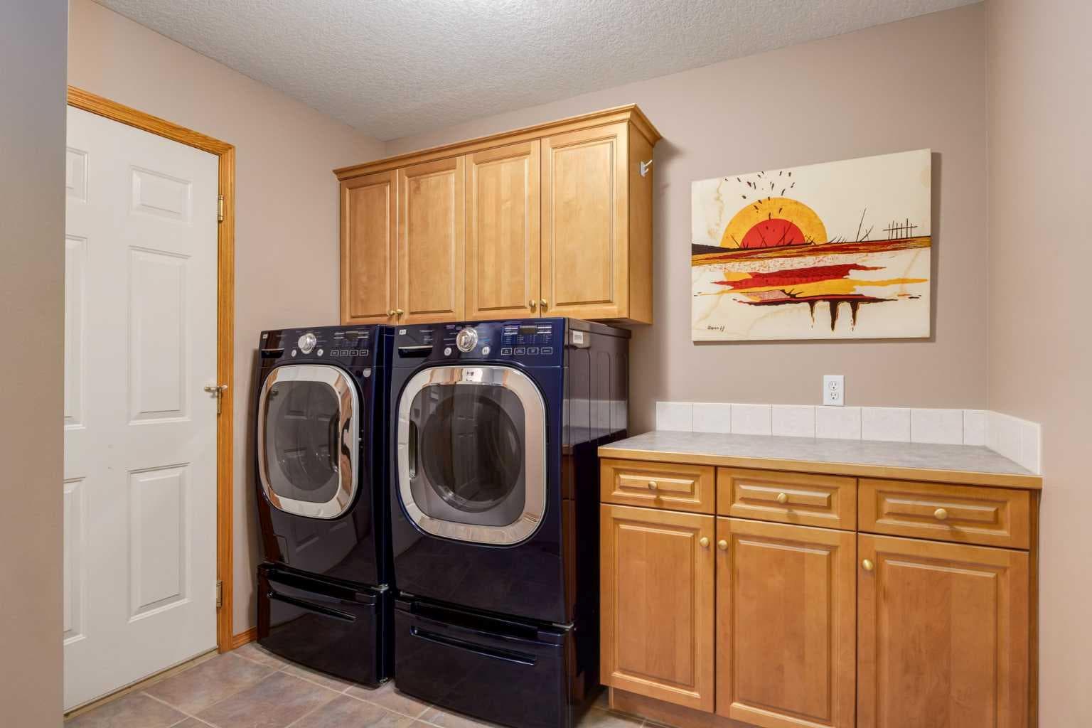 133 Strathlea Court SW