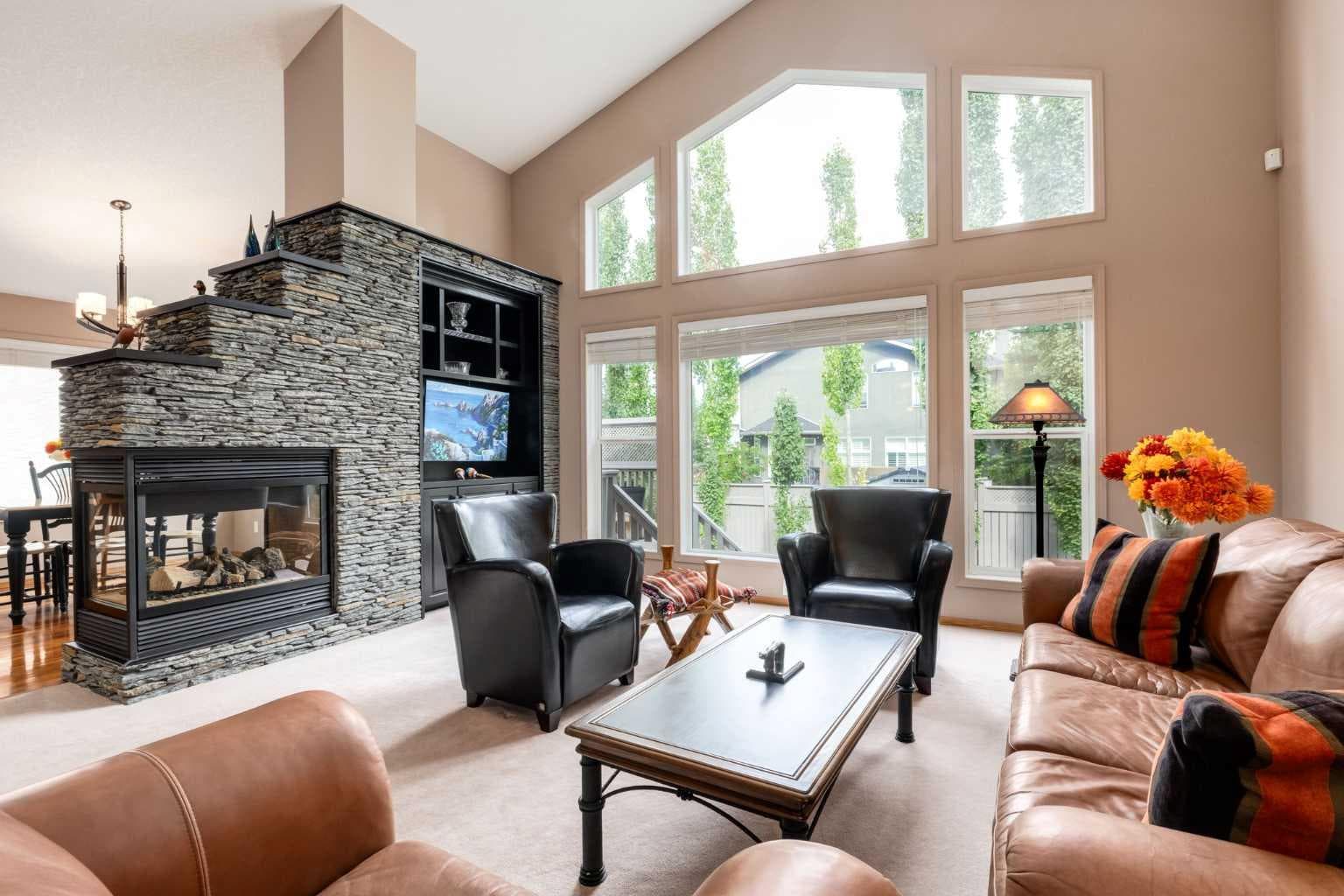 133 Strathlea Court SW