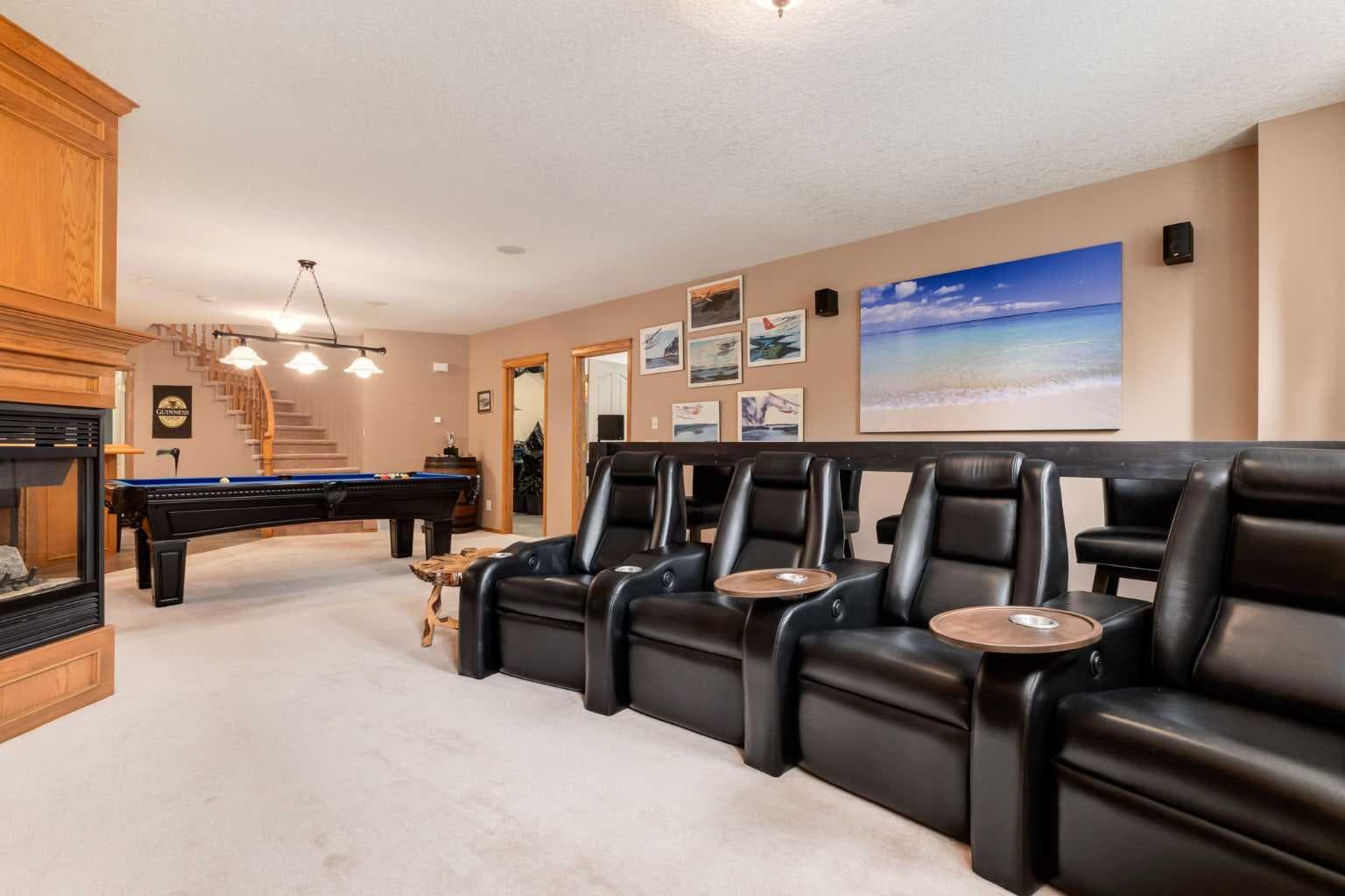 133 Strathlea Court SW