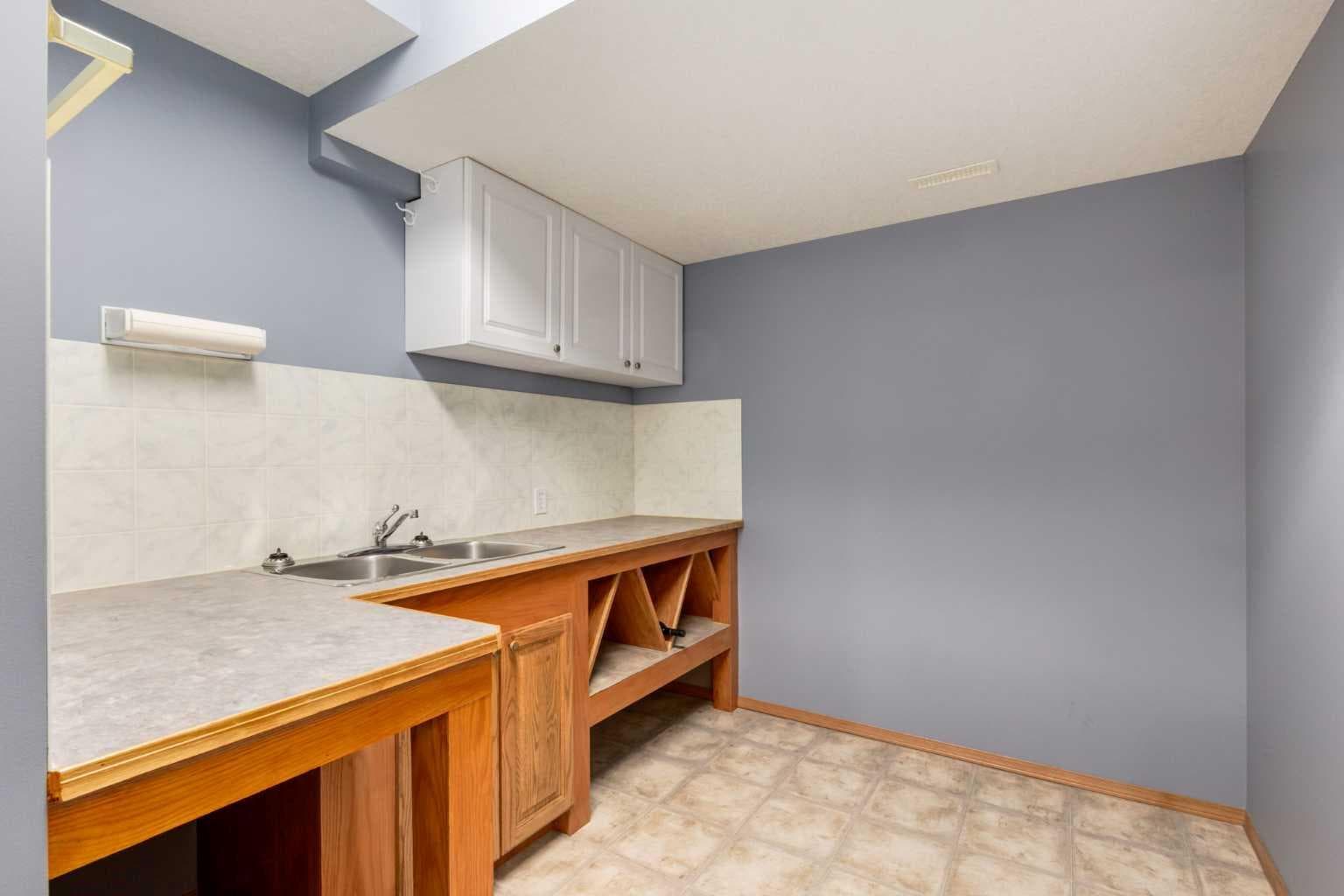 133 Strathlea Court SW