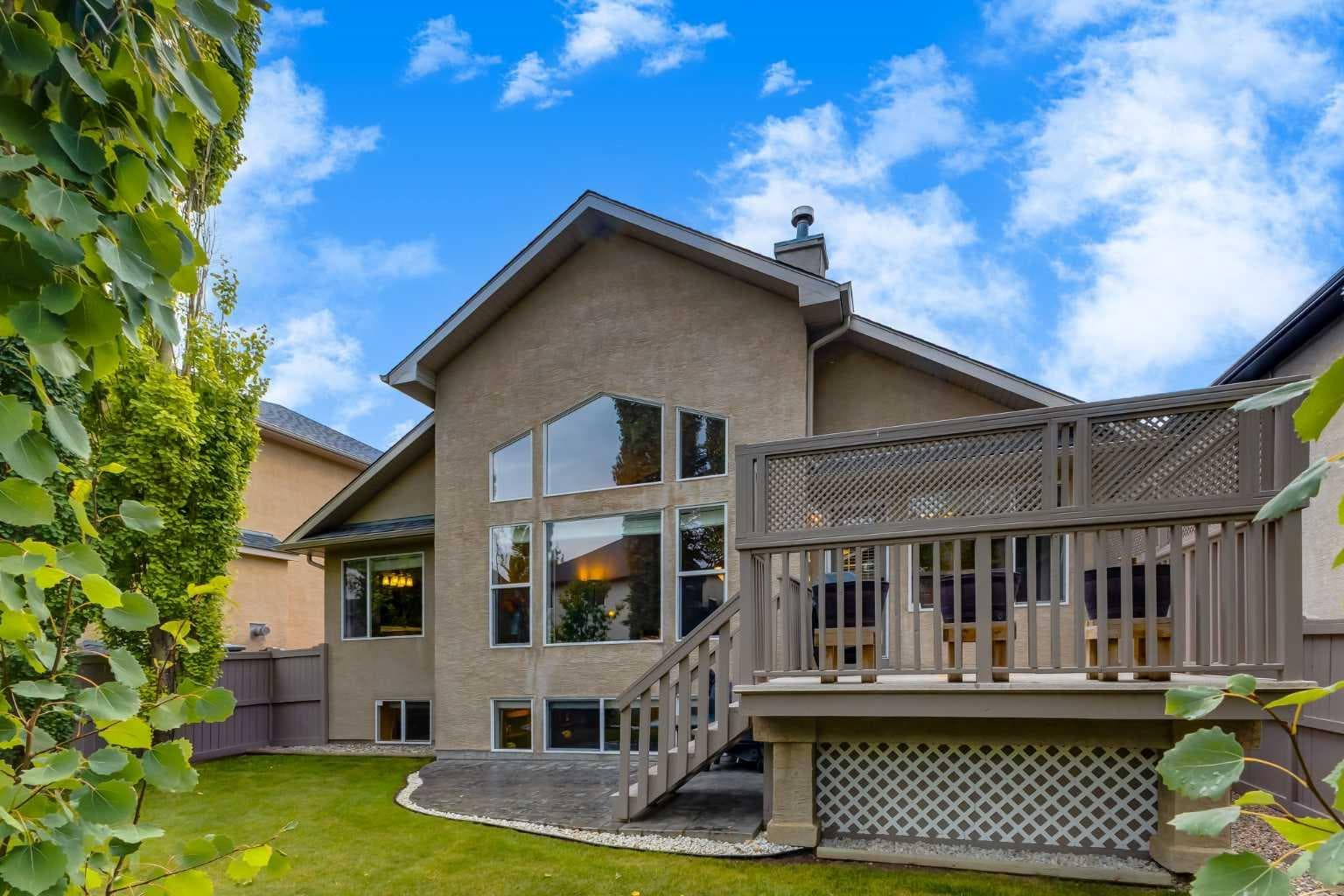 133 Strathlea Court SW