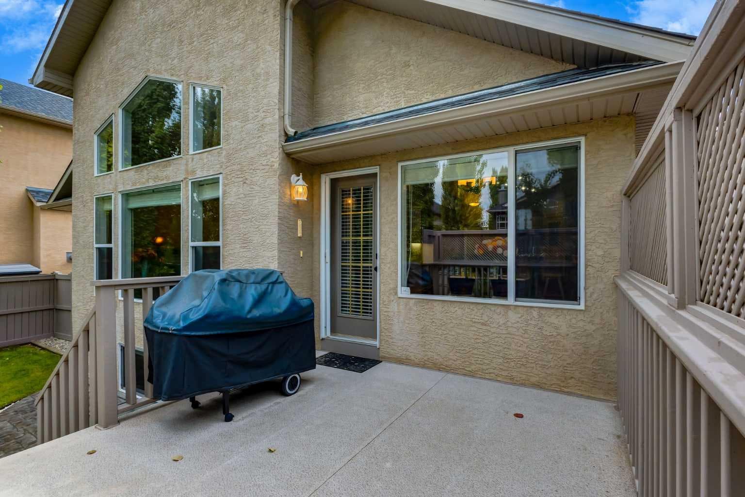133 Strathlea Court SW
