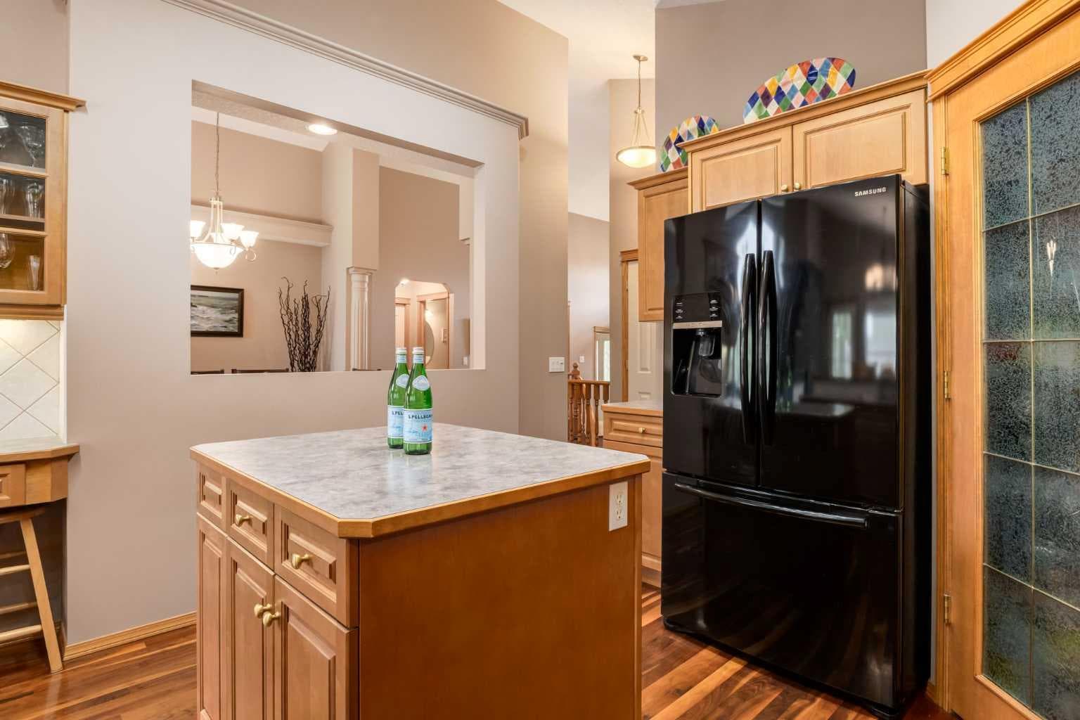 133 Strathlea Court SW