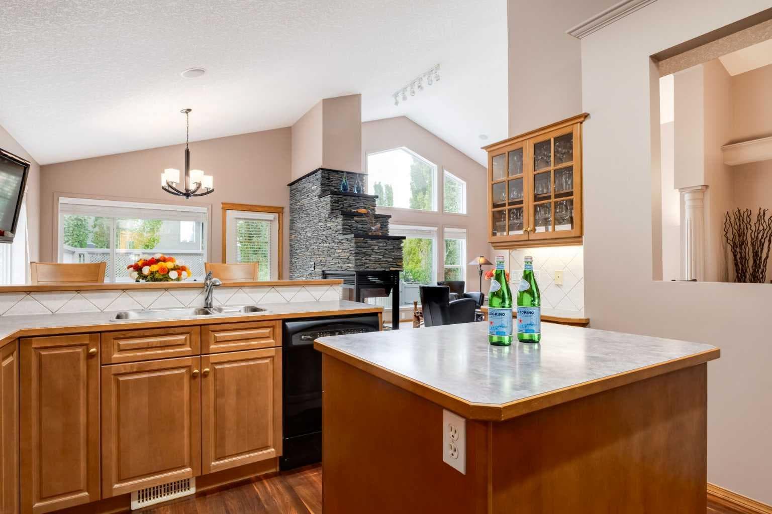 133 Strathlea Court SW