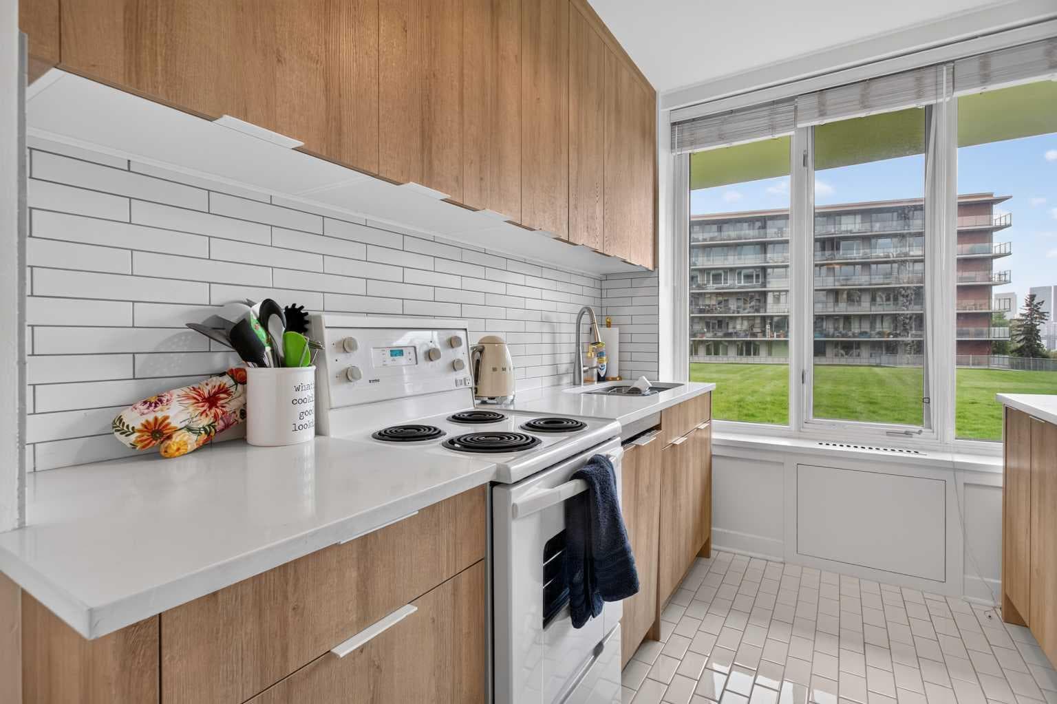 204, 3316 Rideau Place SW