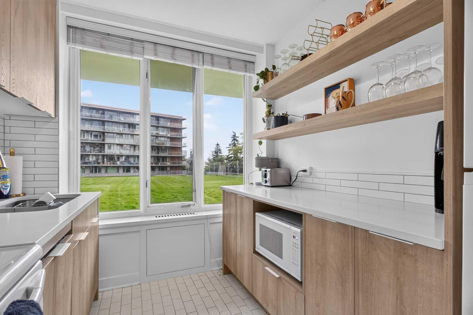 204, 3316 Rideau Place SW