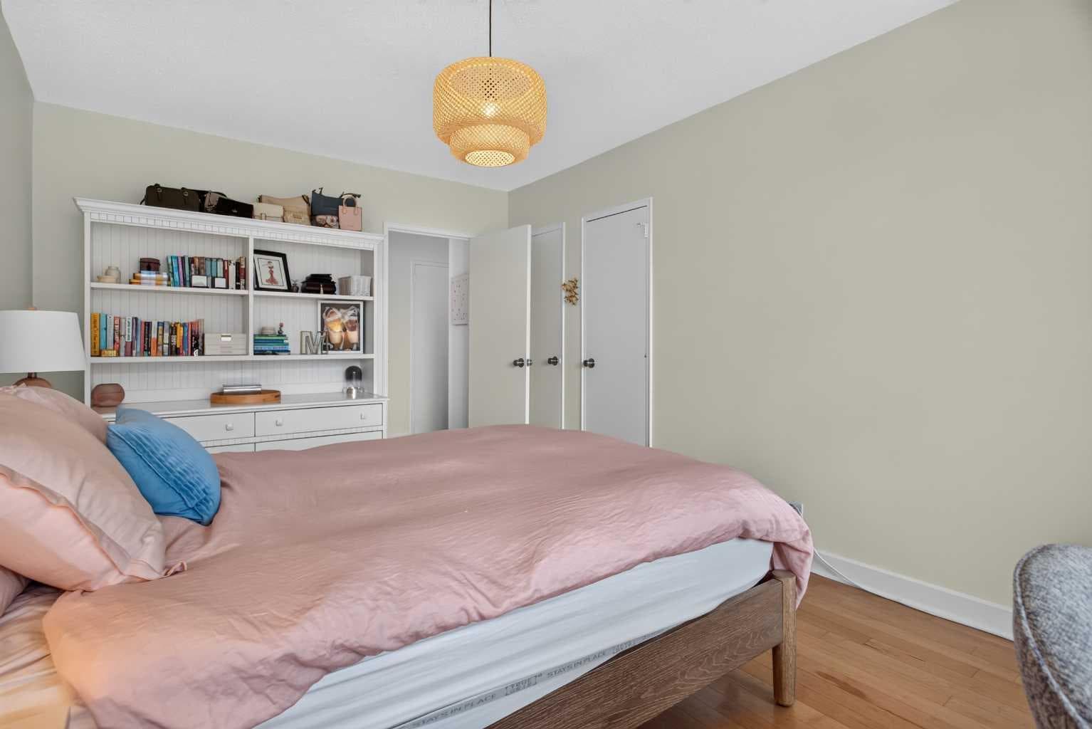 204, 3316 Rideau Place SW