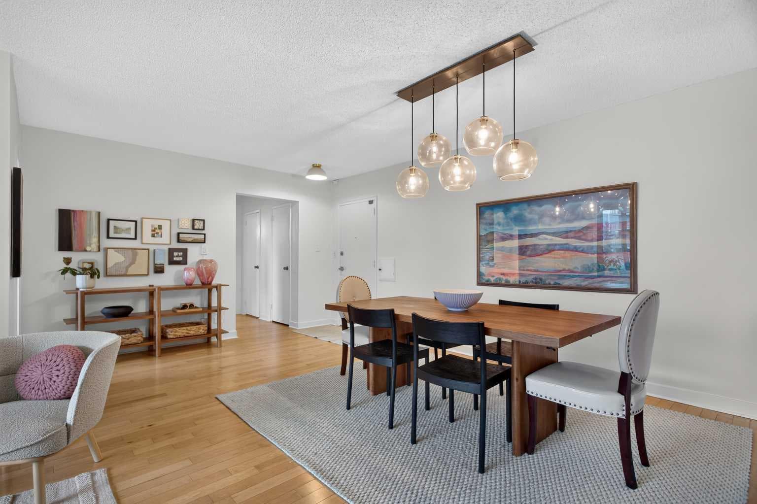 204, 3316 Rideau Place SW