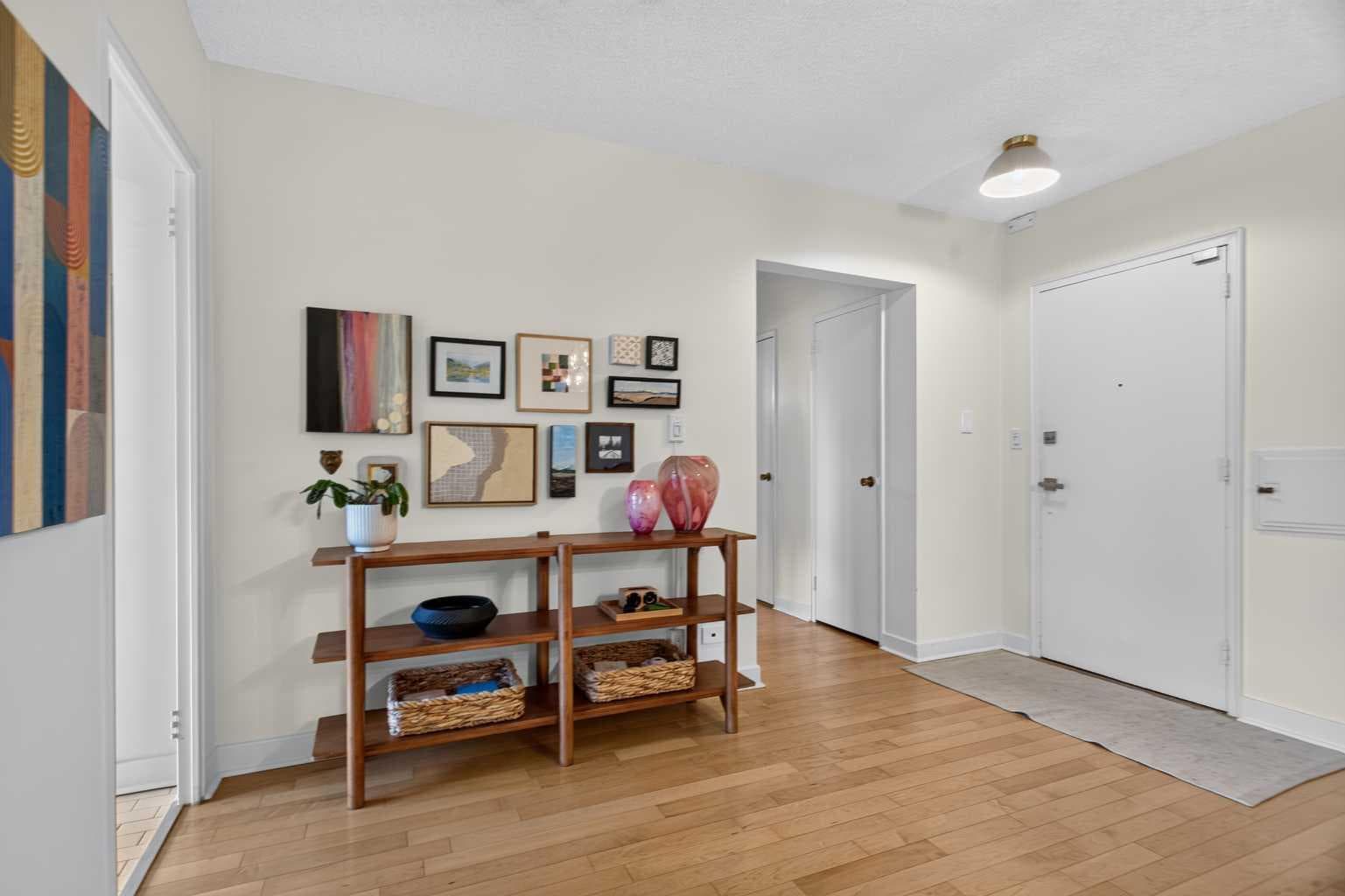 204, 3316 Rideau Place SW