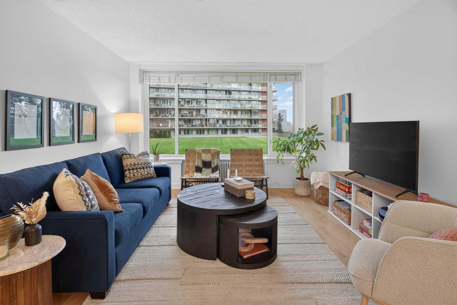204, 3316 Rideau Place SW