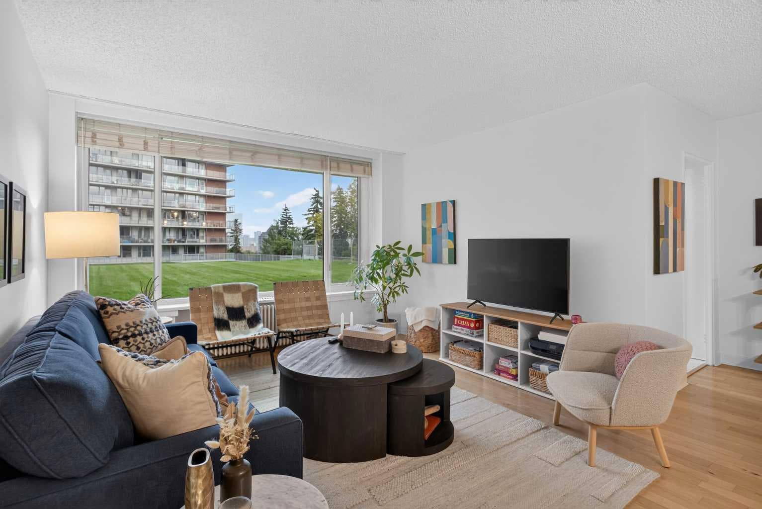 204, 3316 Rideau Place SW