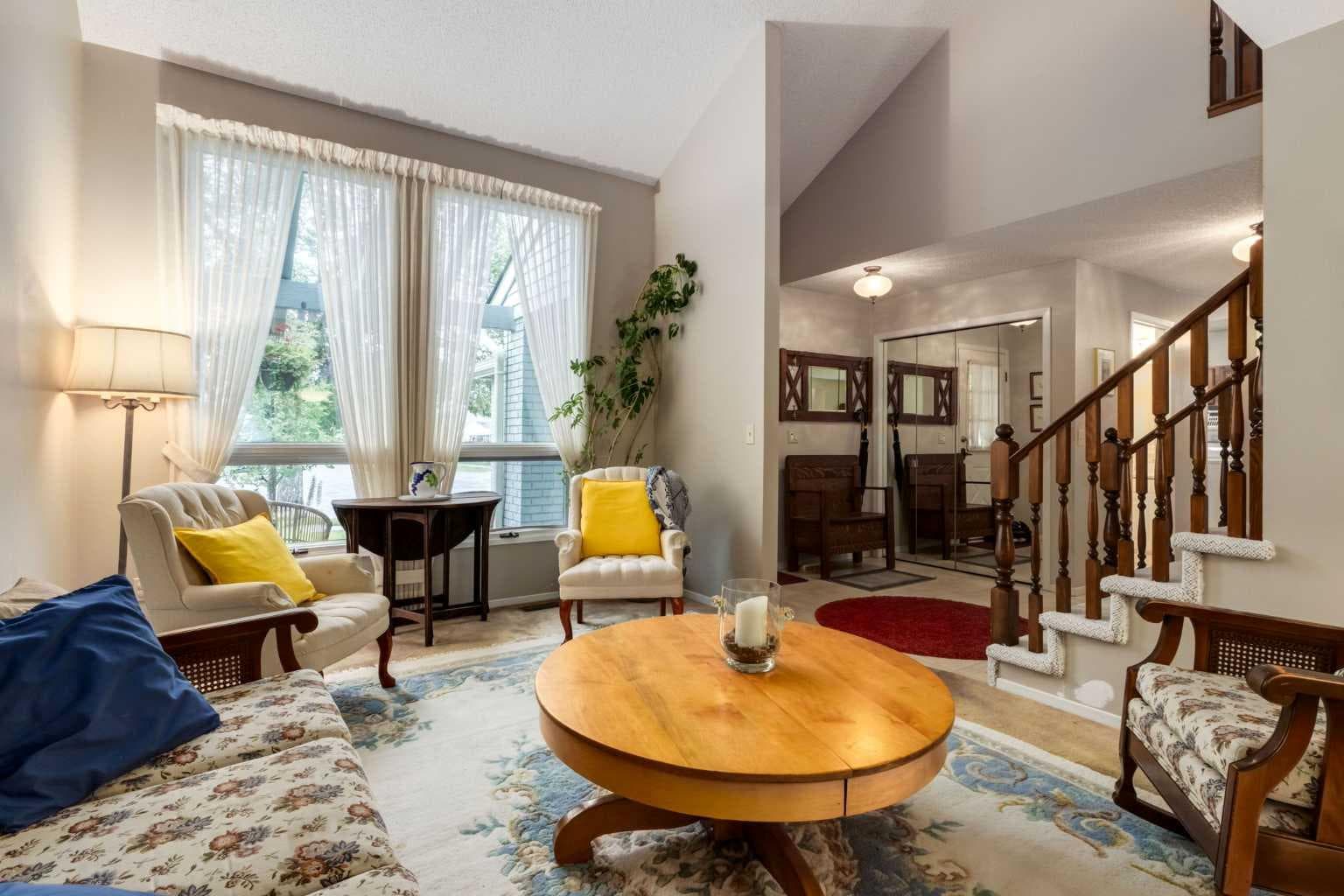 35 Millrise Way SW