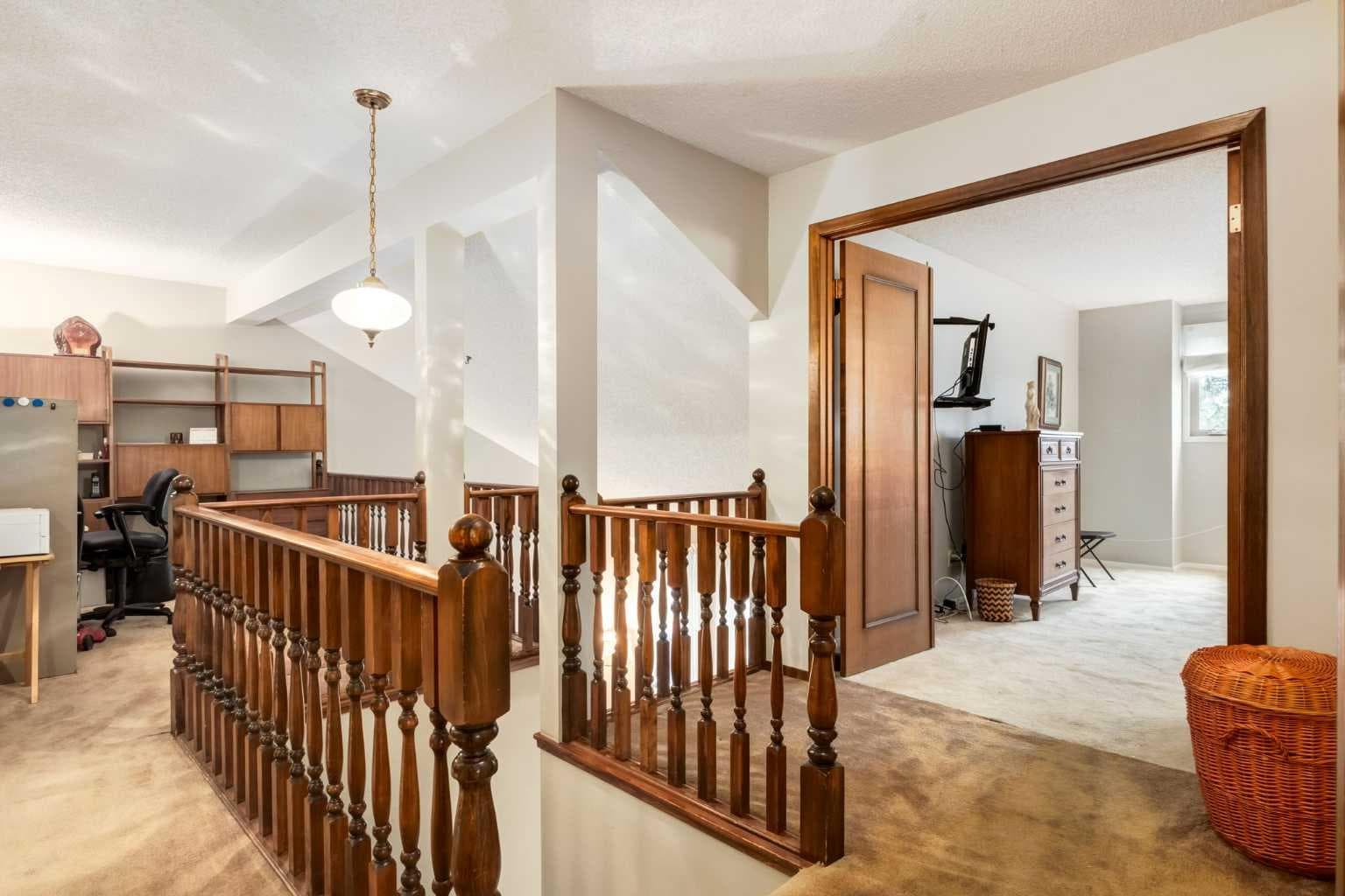 35 Millrise Way SW