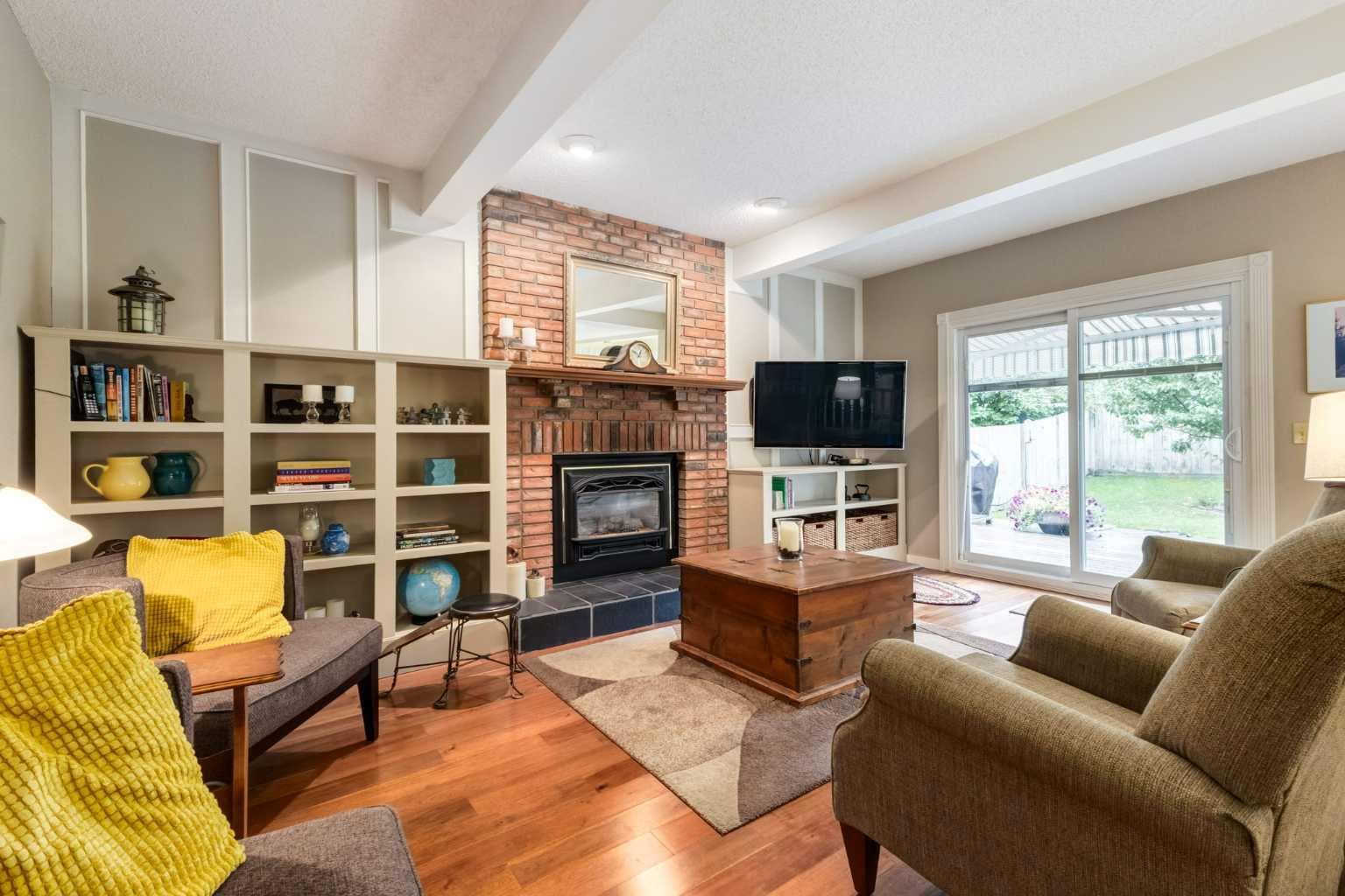 35 Millrise Way SW
