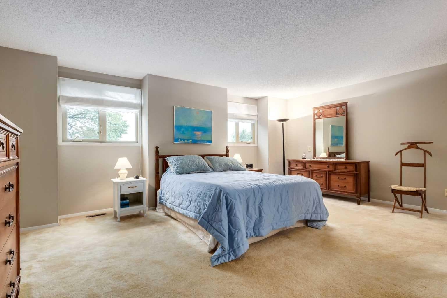 35 Millrise Way SW