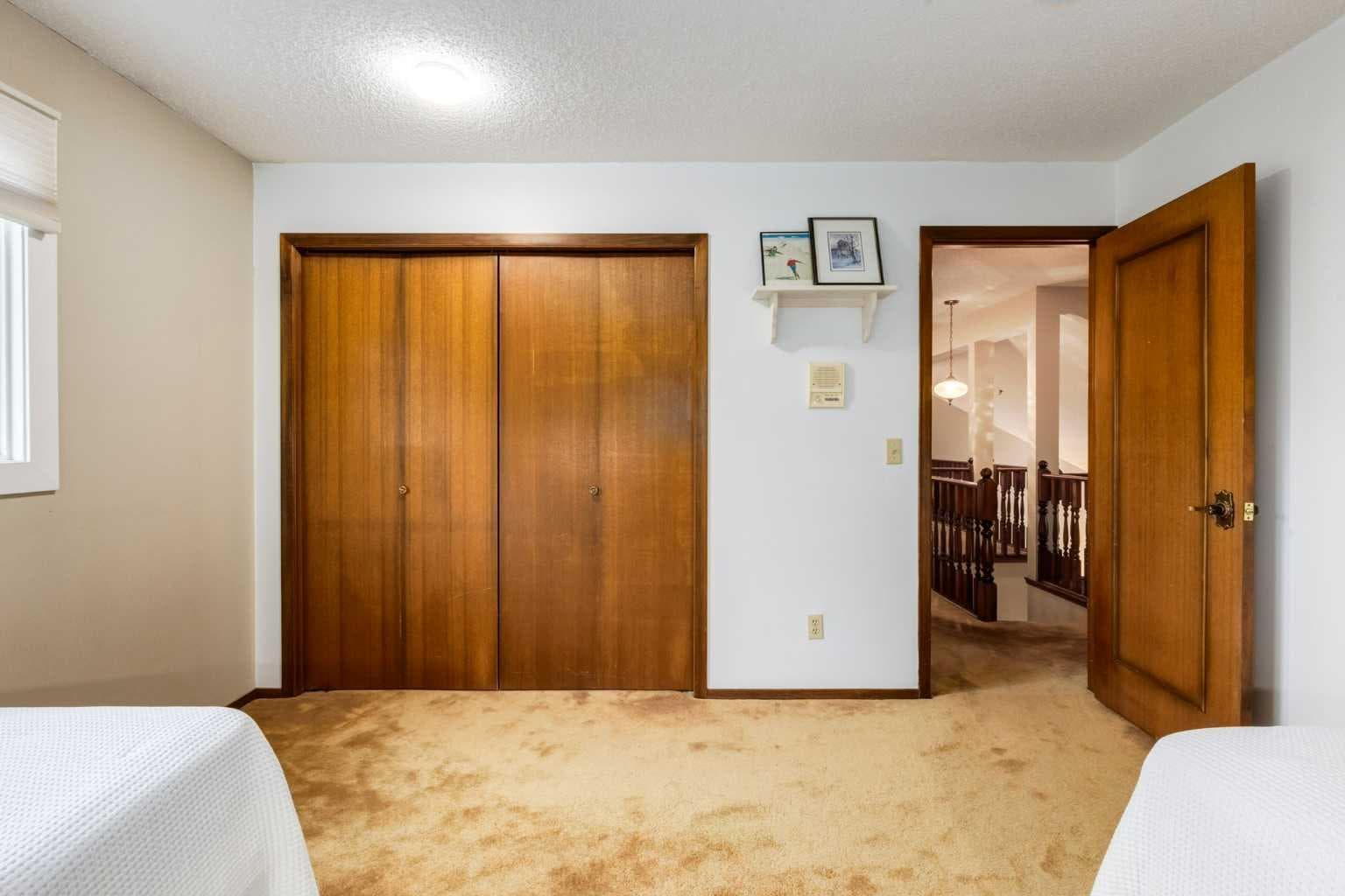 35 Millrise Way SW