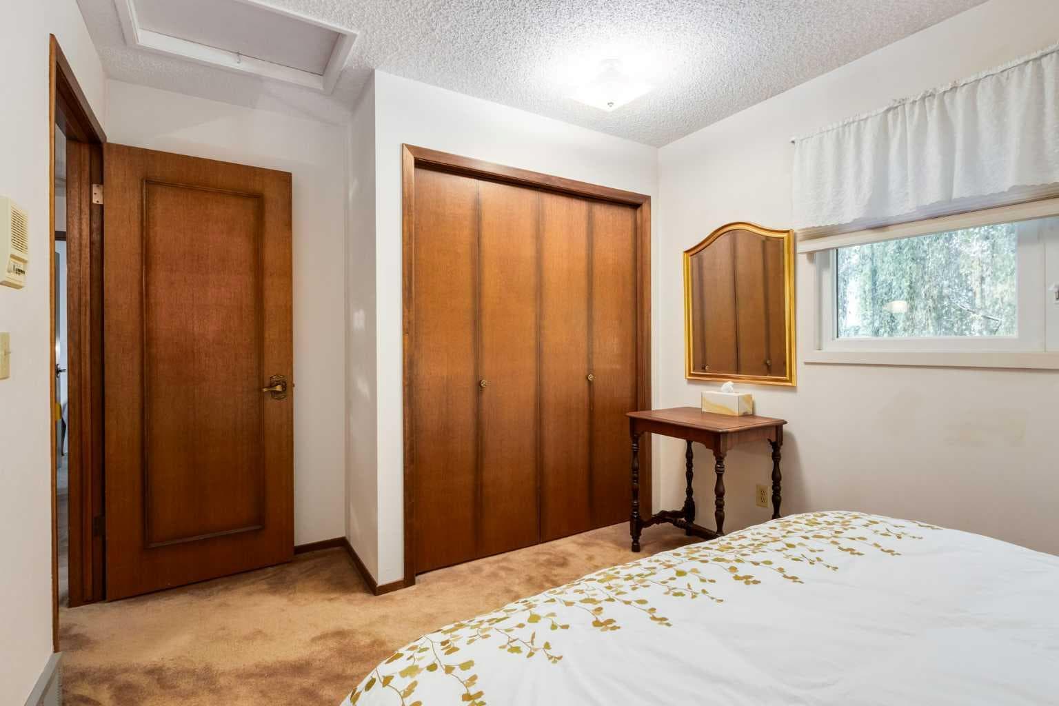 35 Millrise Way SW